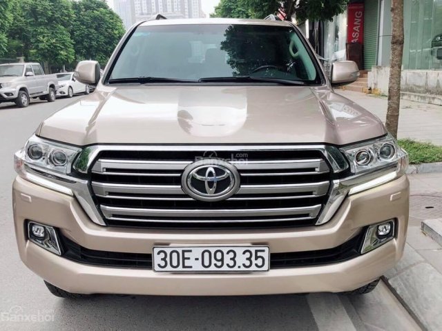 Cần bán Toyota Land Cruiser V8 VX 4.6L đời 2016, màu vàng cát, sản xuất 2016