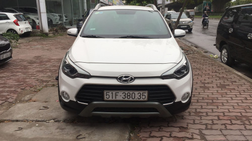 Bán xe cũ Hyundai i20 Active AT 2015, màu trắng