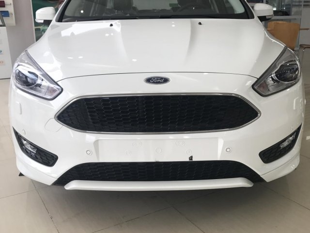 Bán 100% Ford Focus 2018 tại Hưng Yên, tặng ngay dán phim, camera hành trình, ghế bọc da, 6 món theo xe