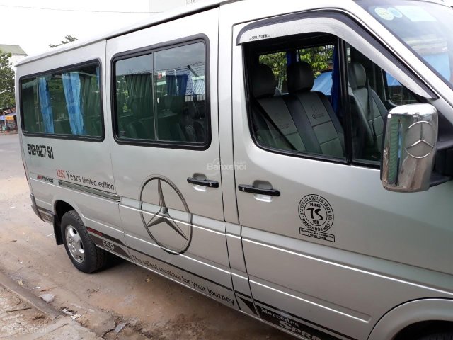 Cần bán gấp Mercedes Sprinter sản xuất 2006, màu bạc
