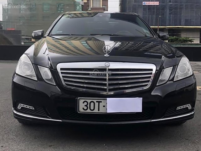 Bán Mercedes E300 sản xuất năm 2009, màu đen, nhập khẩu nguyên chiếc chính chủ