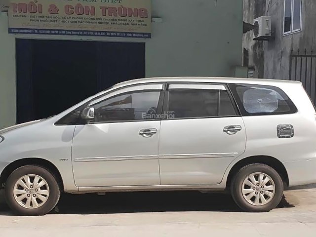 Cần bán lại xe Toyota Innova G sản xuất năm 2011, màu bạc, giá tốt