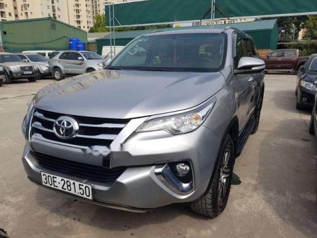 Cần bán xe Toyota Fortuner đời 2016, màu bạc, xe nhập