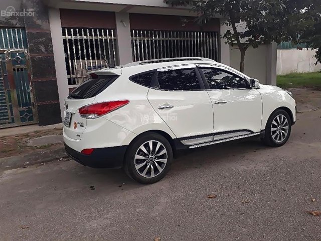 Bán Hyundai Tucson 2.0 AT CRDi 4WD năm 2011, màu trắng, xe nhập