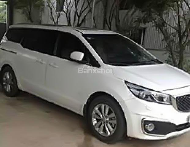 Cần bán lại xe Kia Sedona 2.2 DATH sản xuất 2015, màu trắng, nhập khẩu, giá tốt