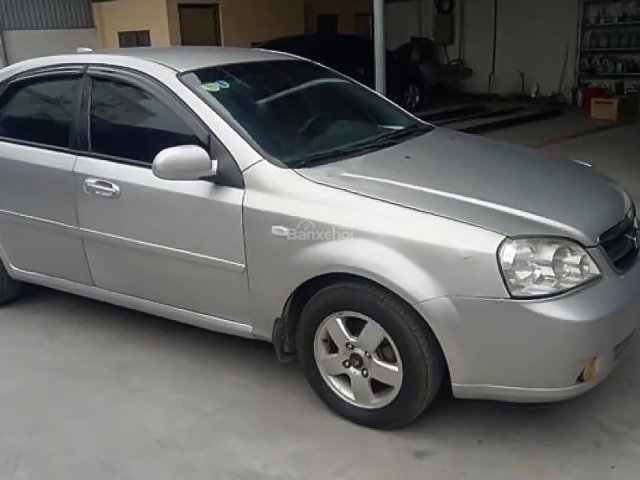 Cần bán gấp Daewoo Lacetti sản xuất 2009, màu bạc giá cạnh tranh