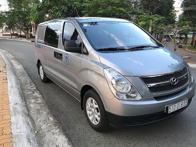 Bán Hyundai Grand Starex đời 2013, màu bạc, nhập khẩu  