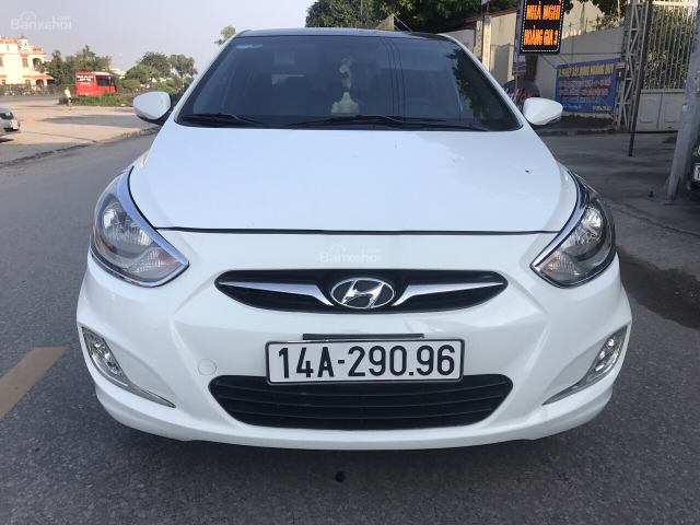 Cần bán xe Hyundai Accent năm 2012 màu trắng, giá chỉ 375 triệu