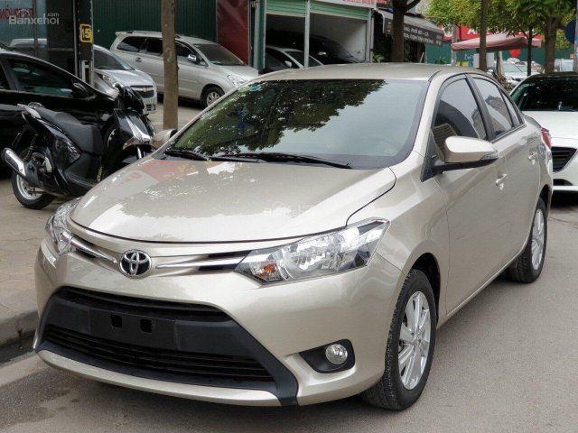 Bán xe Toyota Vios đời 2018, màu vàng