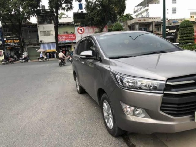 Cần bán lại xe Toyota Innova MT đời 2017, 710tr