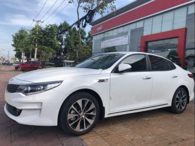 Bán xe Kia Optima năm sản xuất 2018, màu trắng0