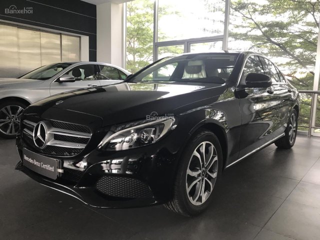 Đã qua sử dụng Mercedes C200 cũ - lướt 12/2018 chính hãng, như xe mới