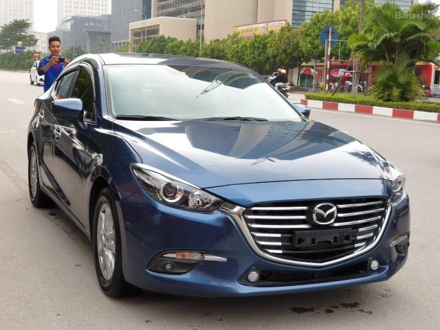 Bán ô tô Mazda 3 1.5 Facelift sản xuất 2017, màu xanh lam