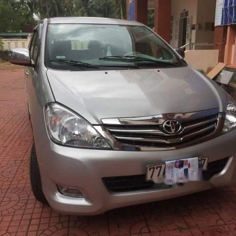 Cần bán xe Toyota Innova J đời 2006, màu bạc, 248 triệu0