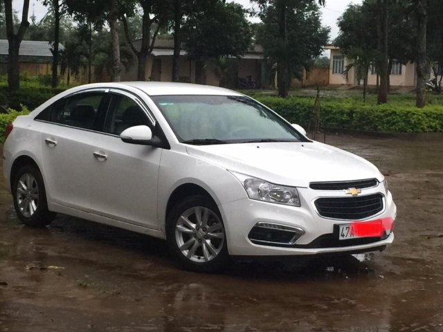 Bán Chevrolet Cruze LT 1.6 MT sản xuất 2016, màu trắng