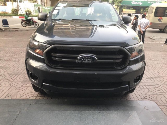 Bán xe Ford Ranger XLS AT 4x2 màu ghi xám, liên hệ mua Ranger giá tốt: 0963483132