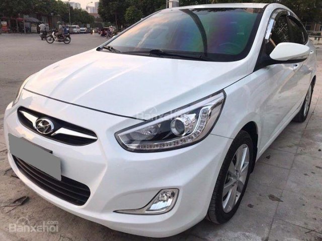 Bán Hyundai Accent 2013 số sàn, màu trắng, nhập khẩu Hàn Quốc