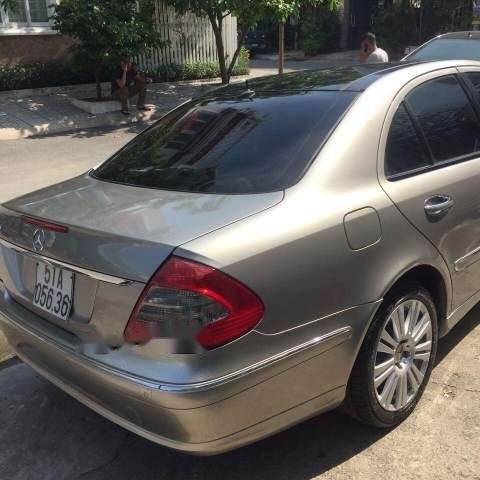 Bán Mercedes E280 sản xuất 2006, màu vàng  