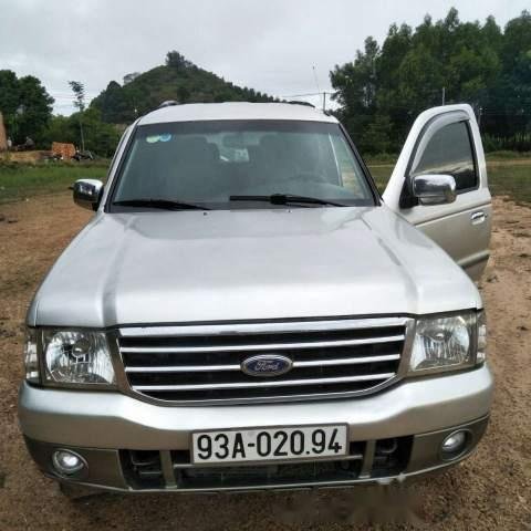 Bán xe Ford Everest sản xuất năm 2005, màu bạc, giá tốt