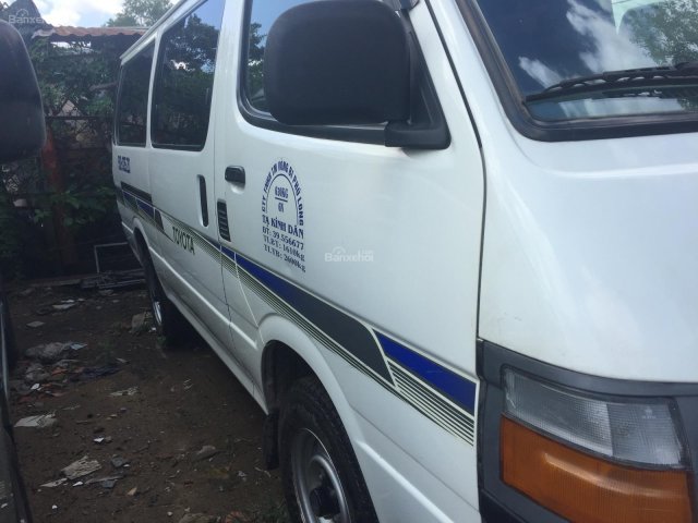 Cần bán Toyota Hiace tải Van zin, 6 chỗ 2 cửa lùa, đời 2003, chạy được giờ cấm trong nội đô TP