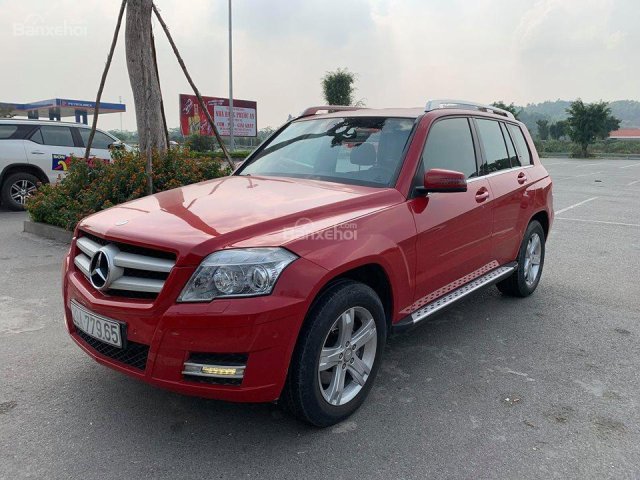 Cần bán xe Mercedes GLK300 năm 2003, xe còn mới màu đỏ, xe nhập, chạy chuẩn 5.5 vạn