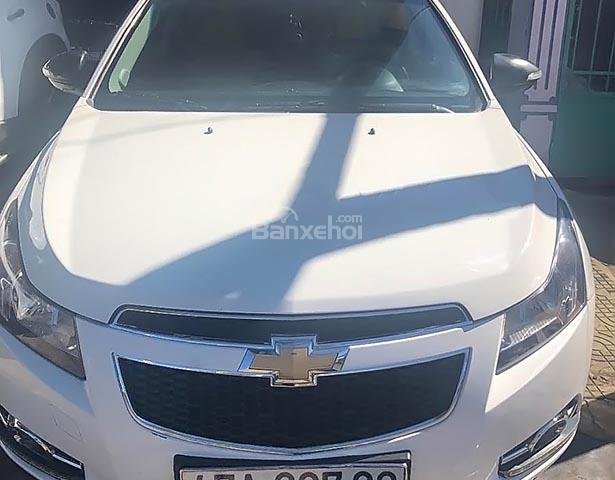 Cần bán xe Chevrolet Cruze LS 1.6 MT 2013, màu trắng, giá tốt