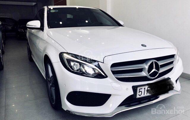 Cần bán Mercedes C250 AMG 2017, màu trắng