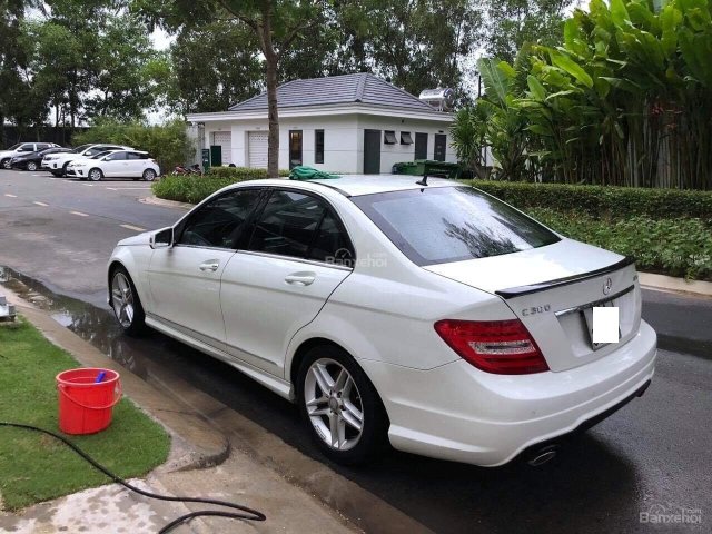 Bán Mercedes C300 AMG trắng Ngọc Trinh giữ kĩ0