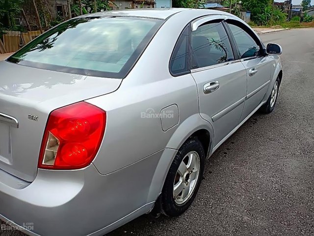 Bán xe Daewoo Lacetti sản xuất năm 2010, màu bạc như mới, giá 200tr