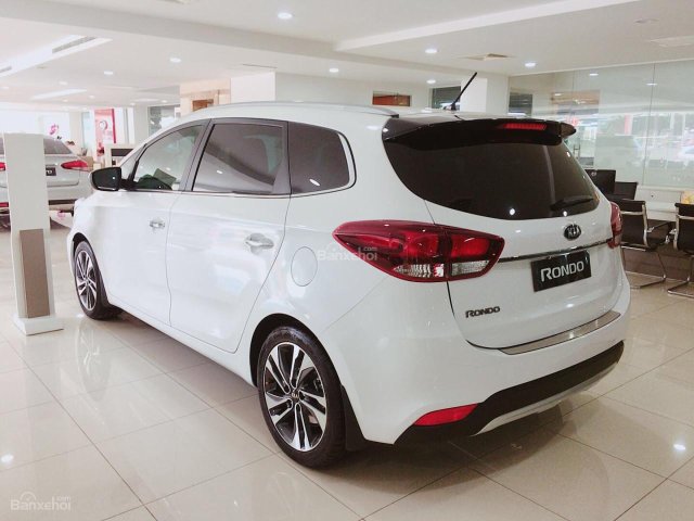 Cần bán Kia Rondo GAT đời 2018, đủ màu, có xe giao ngay