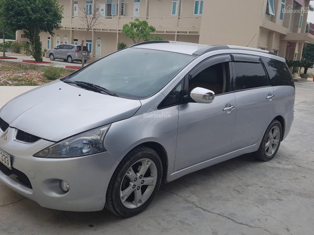 Cần bán Mitsubishi Grandis đời 2008, màu bạc, xe nhập xe gia đình