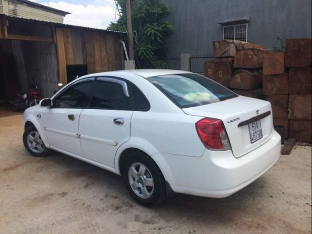 Bán xe Daewoo Lacetti đời 2005, màu trắng, nhập khẩu nguyên chiếc