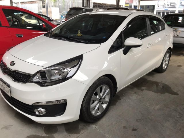 Bán Kia Rio 1.4MT Sedan màu trắng, số sàn, nhập Hàn Quốc 2016 gốc Sài Gòn