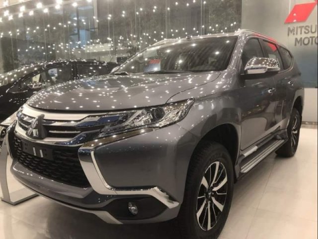 Bán Mitsubishi Pajero Sport năm 2018, màu xám, nhập khẩu 