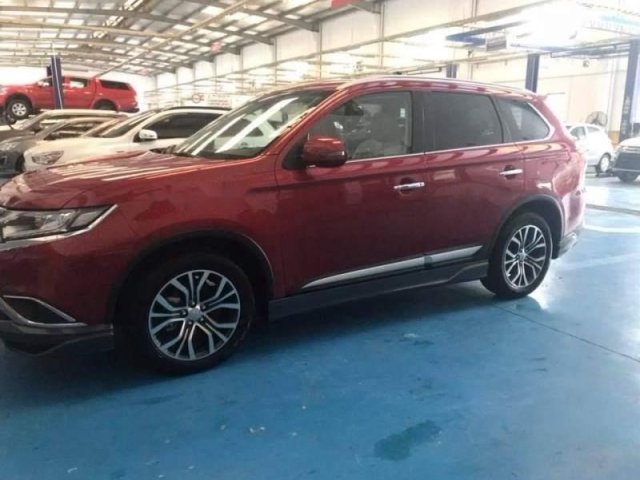 Bán xe Mitsubishi Outlander sản xuất 2018, màu đỏ