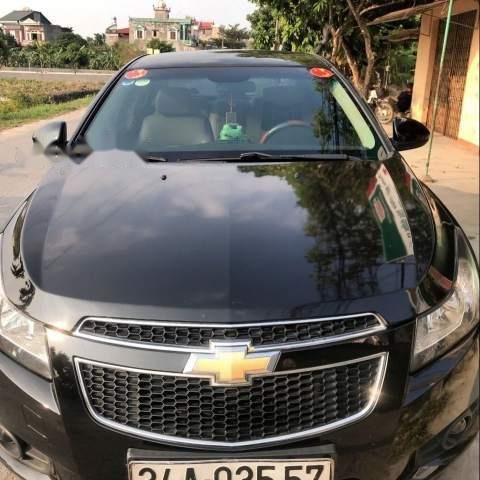 Cần bán xe Chevrolet Cruze sản xuất năm 2013, màu đen, nhập khẩu 