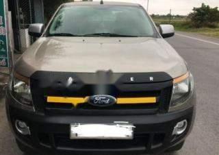 Bán ô tô Ford Ranger XLS 2.2 AT 2012, màu vàng, nhập khẩu