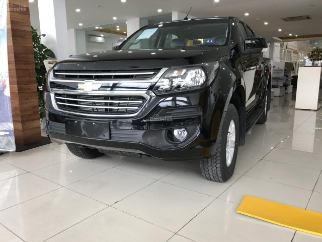 Cần bán xe Chevrolet Colorado 2.5L 4x2 MT LT 2018, màu đen, xe nhập Thái Lan, ưu đãi 30 triệu đồng T12/2018