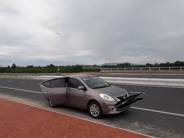 Bán Nissan Sunny XV SE năm sản xuất 2016, màu nâu xe gia đình
