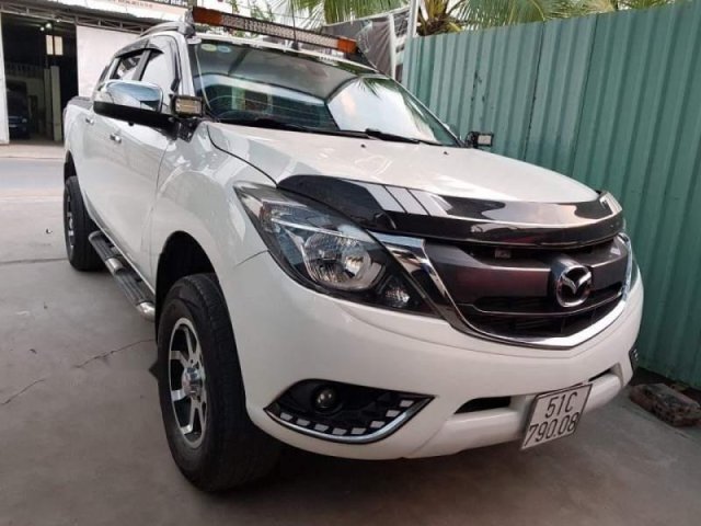 Chính chủ bán xe Mazda BT 50 năm 2016, màu trắng, nhập khẩu