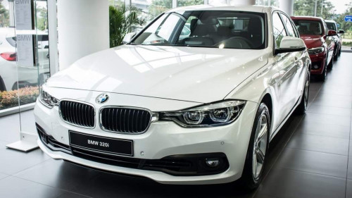 Bán BMW 320i đời 2018, màu trắng, nhập khẩu