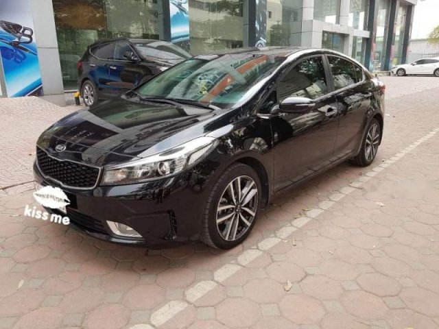 Cần bán gấp Kia Cerato 1.6AT năm 2016, màu đen số tự động, giá chỉ 589 triệu