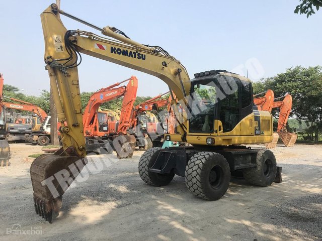 Máy đào bánh lốp Komatsu PW140-7 sản xuất 2008