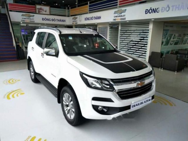 Cần bán xe Chevrolet Trailblazer năm sản xuất 2018, màu trắng, nhập khẩu nguyên chiếc