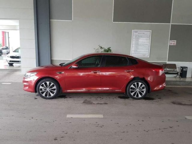 Cần bán xe Kia Optima đời 2018, màu đỏ 