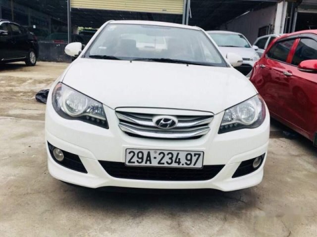 Bán Hyundai Avante đời 2011, màu trắng số sàn, giá chỉ 310 triệu