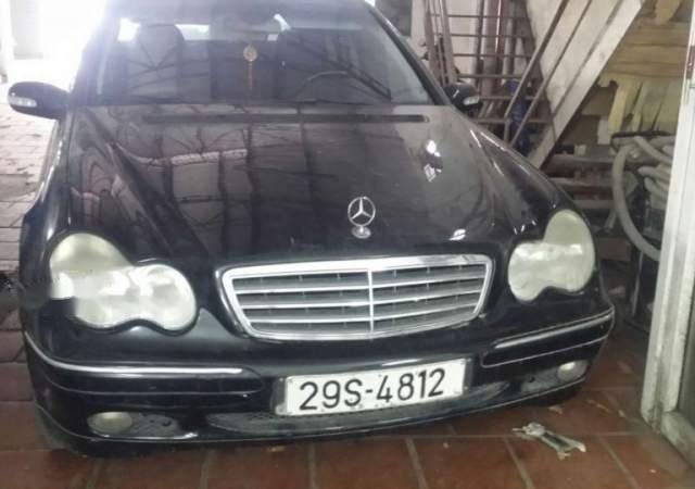 Bán Mercedes C200 sản xuất 2002, màu đen, 200tr