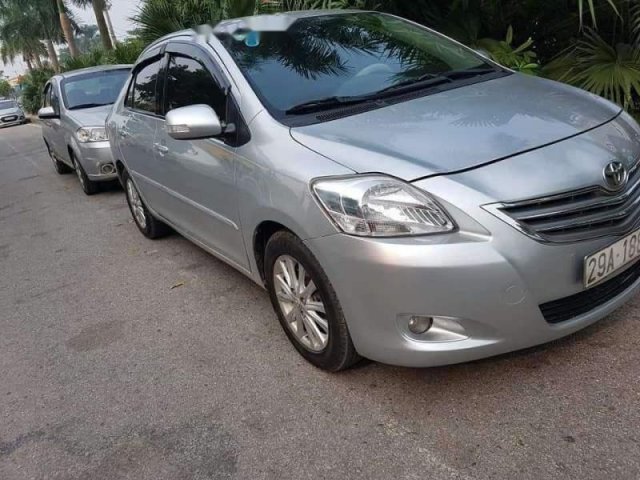 Cần bán Toyota Vios MT E đời 2011, màu bạc