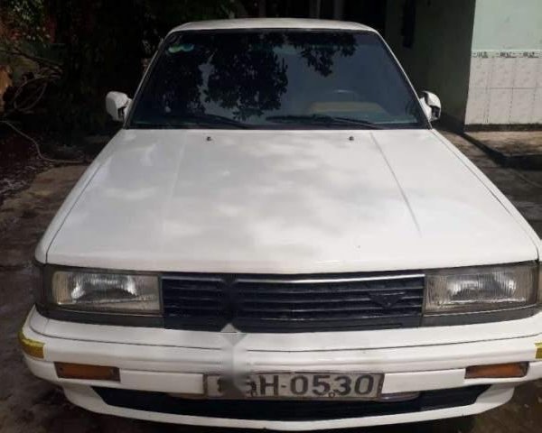 Cần bán gấp Nissan Bluebird năm sản xuất 1985, màu trắng, xe nhập, 35tr