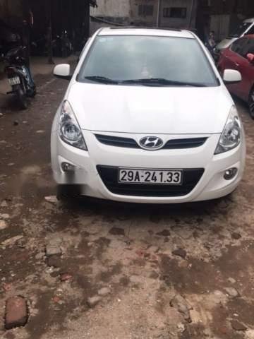 Cần bán lại xe Hyundai i20 AT đời 2010, màu trắng, xe nhập, giá tốt